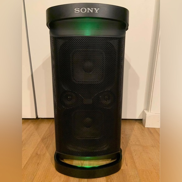 SONY SRS-XP500 Bluetooth Portable Speaker.